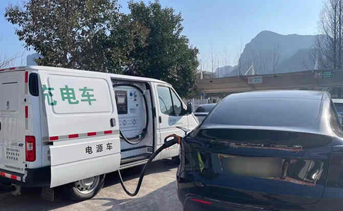 四会汽车搭电
